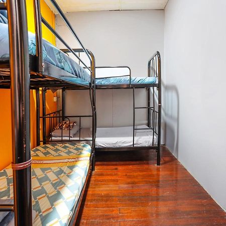 Spot On 90610 Loft Waterfront Hotel Kuching Eksteriør billede