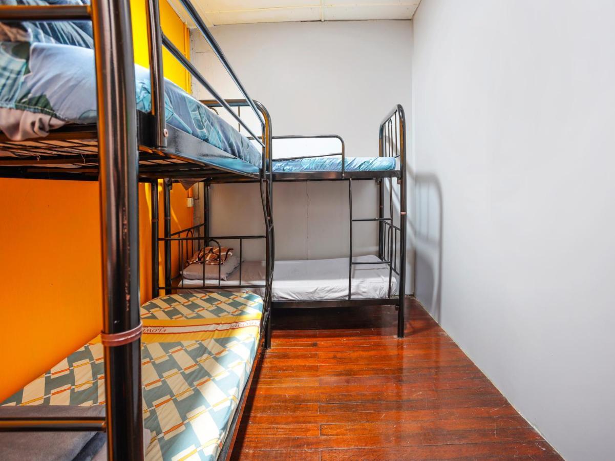 Spot On 90610 Loft Waterfront Hotel Kuching Eksteriør billede